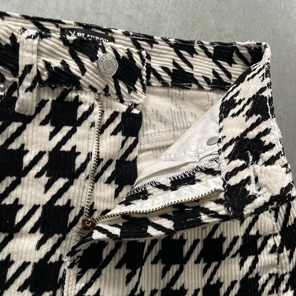 Playboy By PacSun Houndstooth Slit High Waisted Mini Skirt - Size 22 - Picture 13 of 16